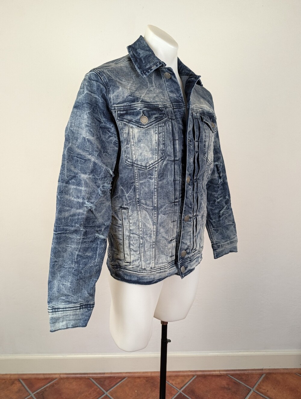 NWT Jordan Craig Legacy Edition Men's Distressed Denim Jacket